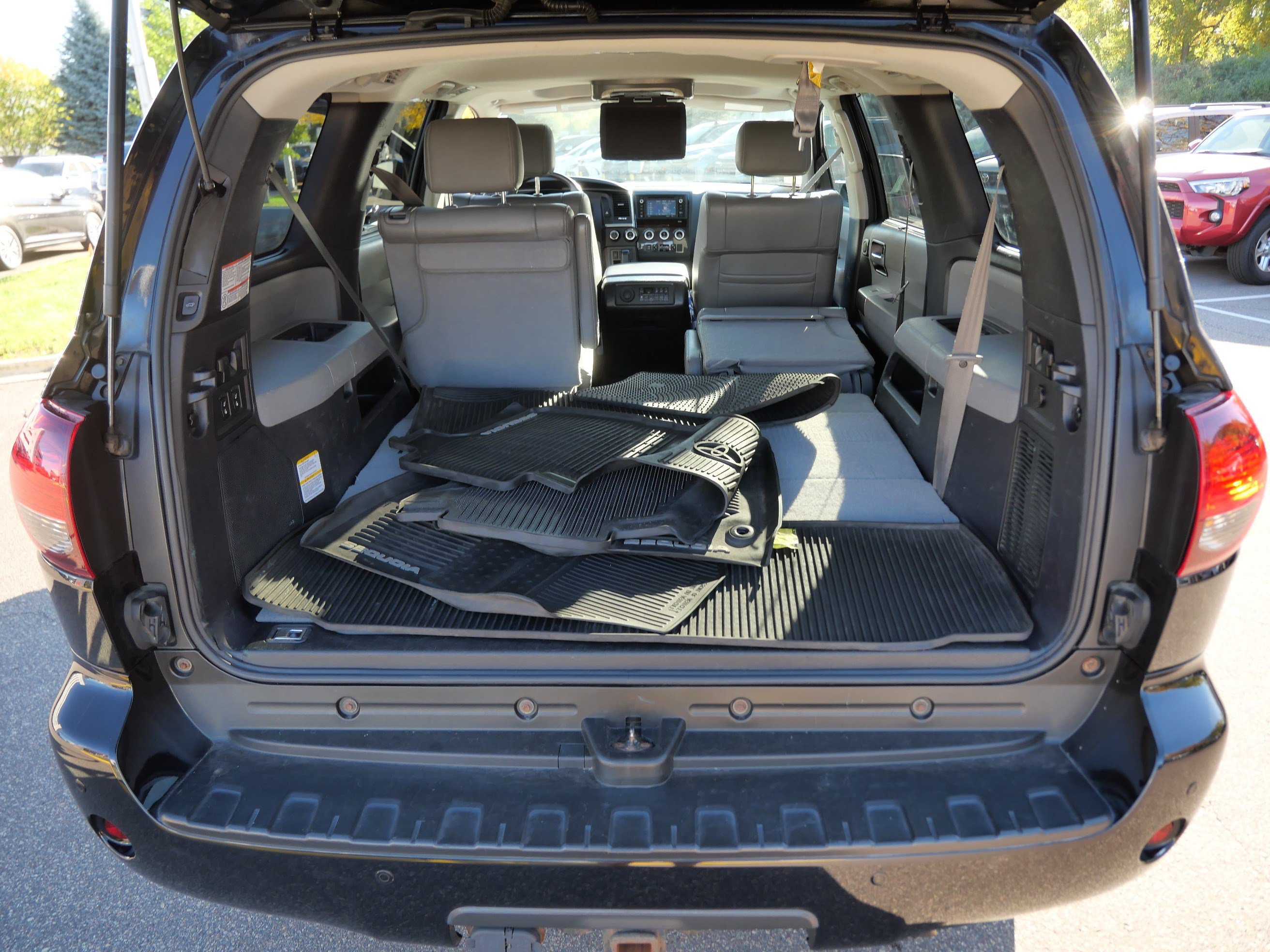 Certified 2019 Toyota Sequoia Limited w/ Safety & Convenience Package AWD/4WD image 18