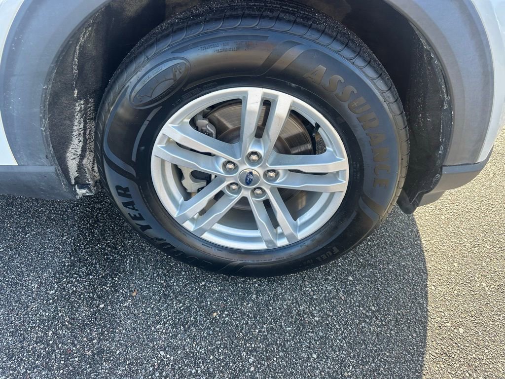 Used 2020 Ford Explorer XLT w/ Equipment Group 202A image 4