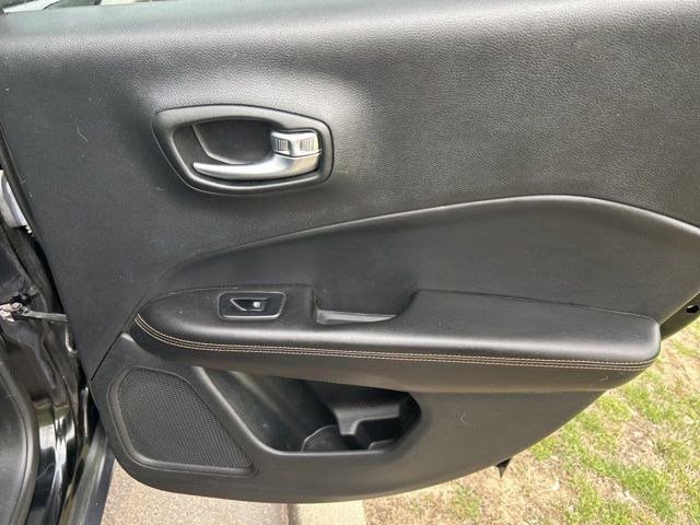 Used 2020 Jeep Compass Limited image 35