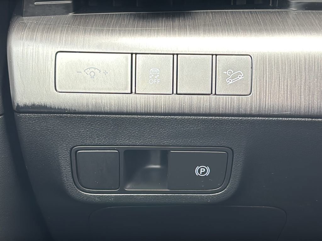 Certified 2024 Hyundai Kona SEL FWD image 29