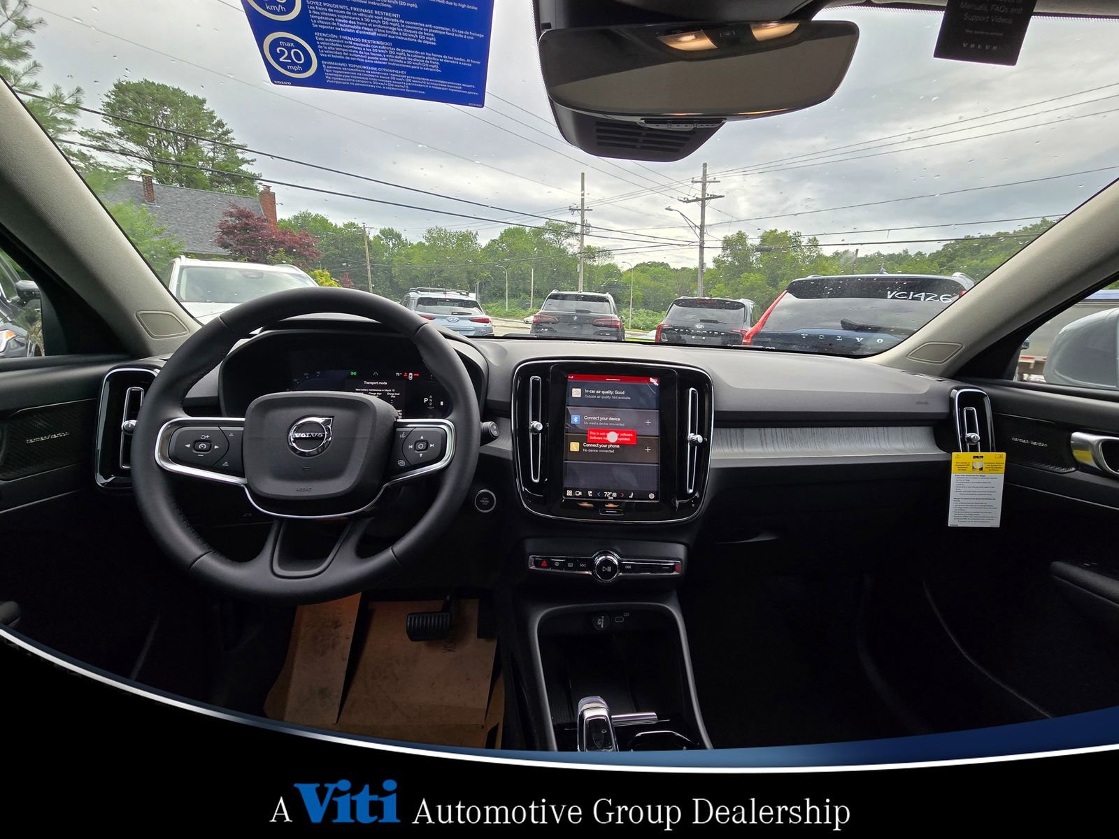 Used 2025 Volvo XC40 B5 Plus w/ Protection Package Premier image 2