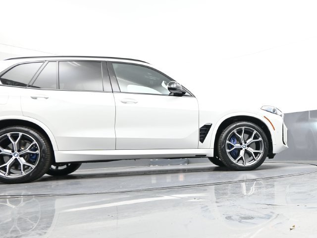 Used 2025 BMW X5 M60i AWD/4WD image 33