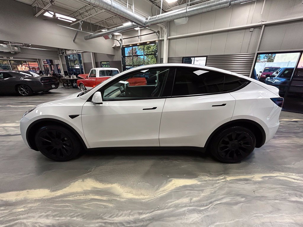 Used 2021 Tesla Model Y Long Range AWD/4WD image 37