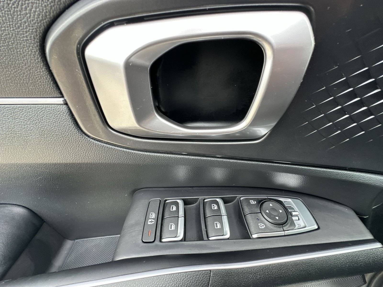 Used 2021 Kia Sorento S FWD image 16