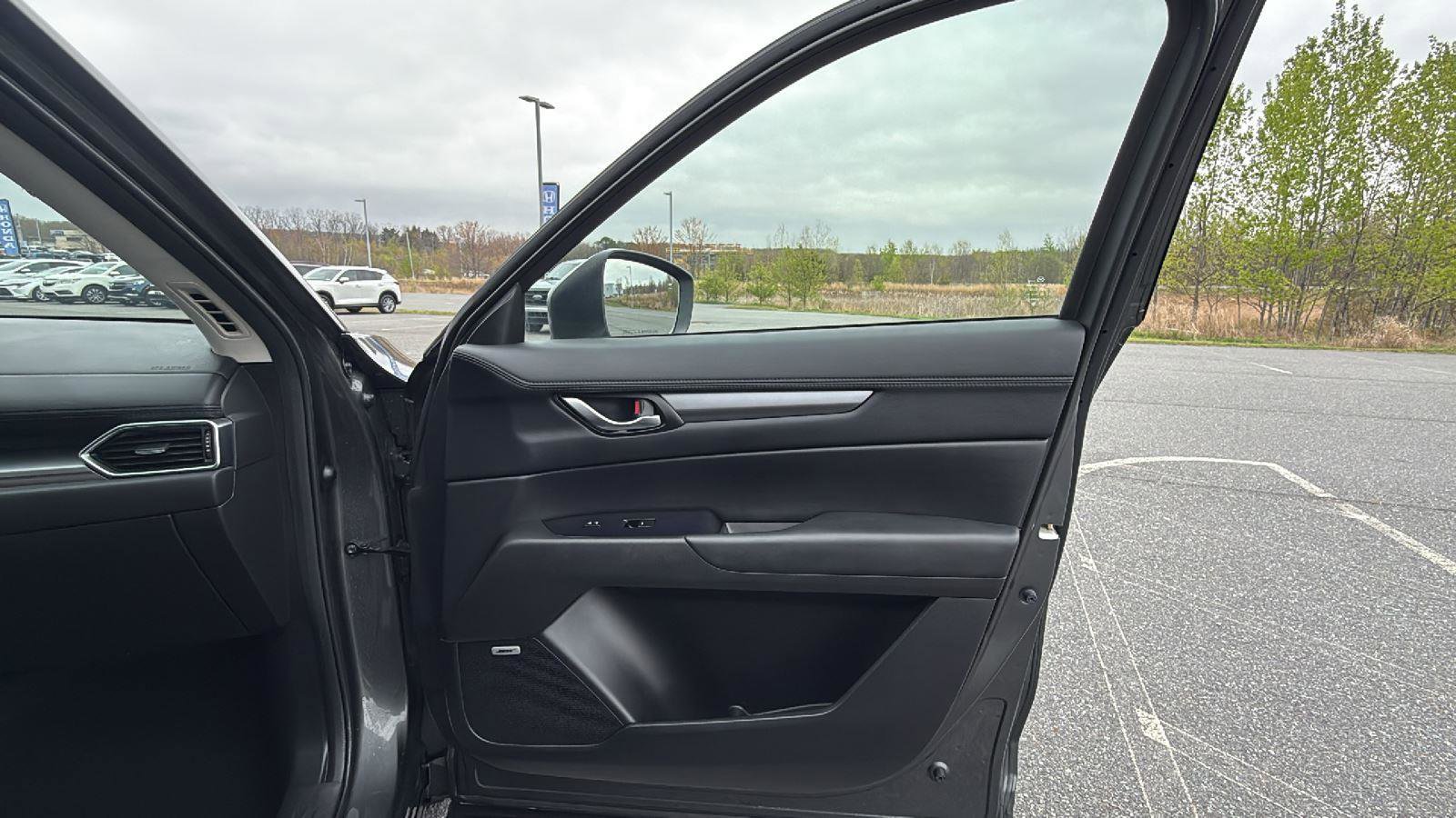 Used 2020 MAZDA CX-5 Touring AWD/4WD image 17