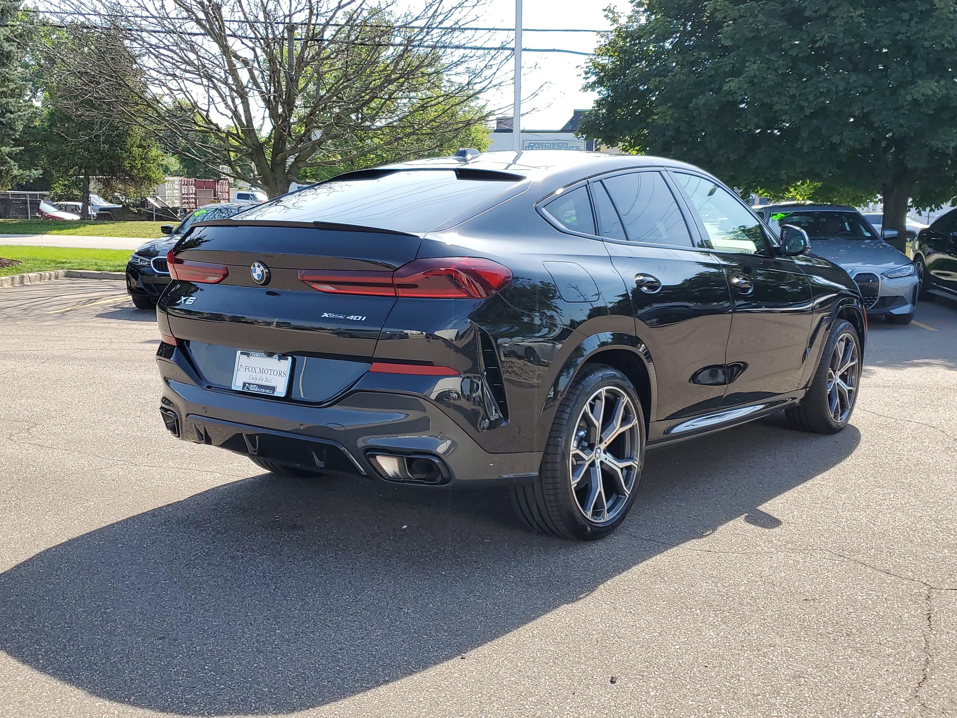Used 2024 BMW X6 xDrive40i w/ Premium Package AWD/4WD image 3