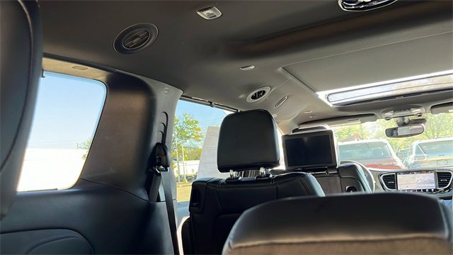 New 2025 Chrysler Pacifica Select image 46
