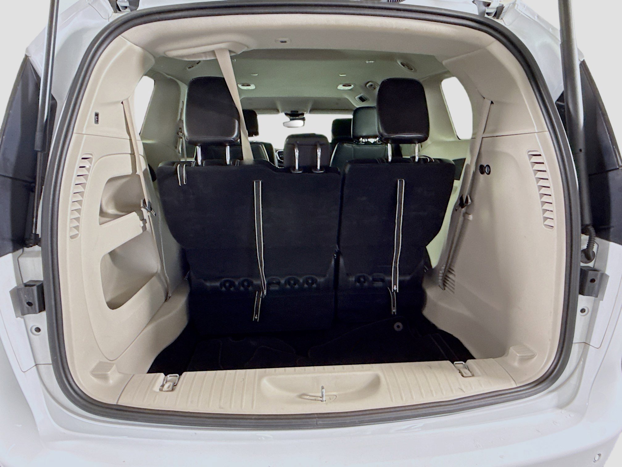 Used 2024 Chrysler Pacifica Touring-L FWD image 33