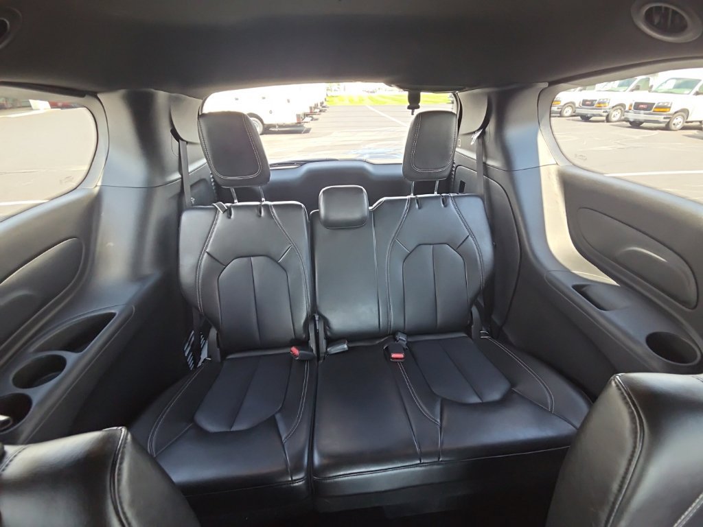 Used 2025 Chrysler Pacifica Select FWD image 22
