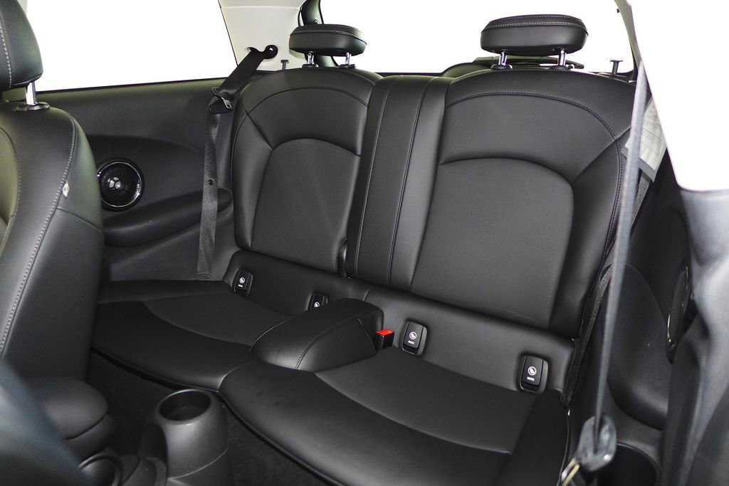 Used 2015 MINI Cooper 2-Door Hardtop image 22