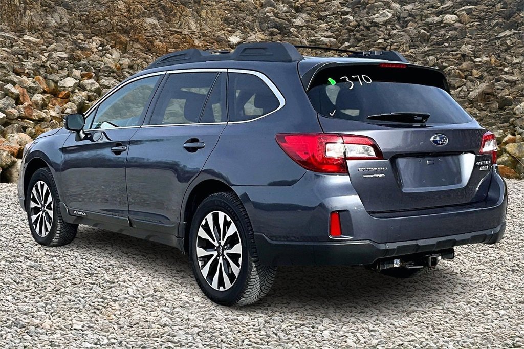 Used 2015 Subaru Outback 2.5i Limited image 11