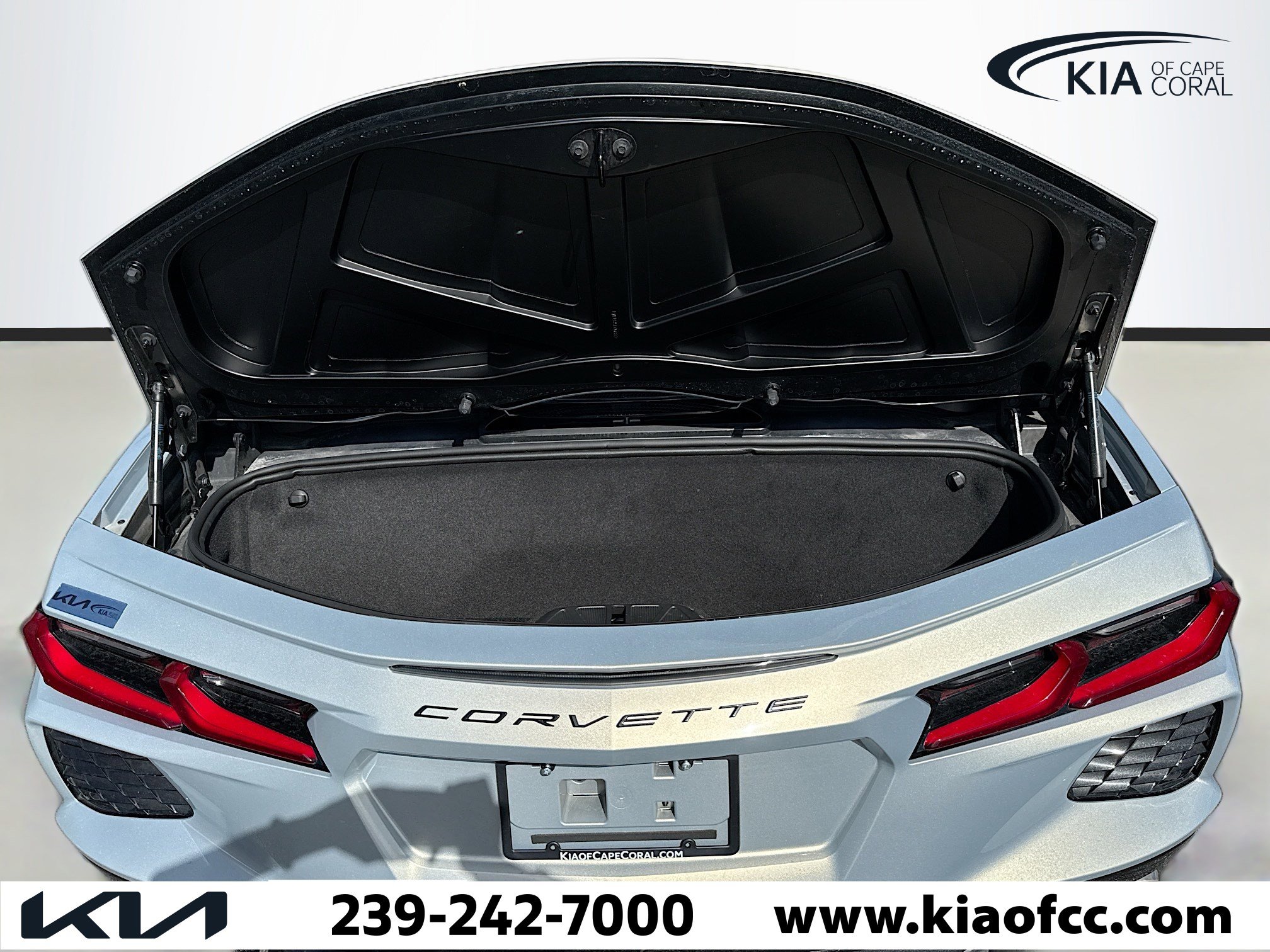 Used 2021 Chevrolet Corvette Stingray Convertible w/ 1LT image 12