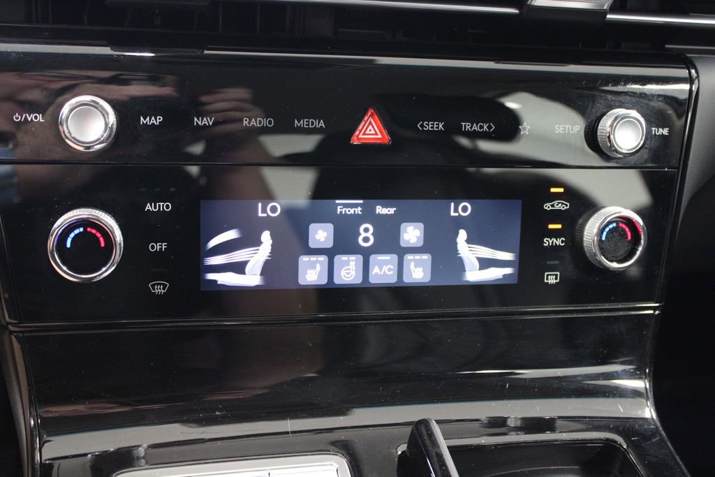 Used 2025 Genesis G80 2.5T image 43