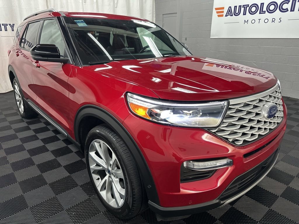 Used 2022 Ford Explorer Platinum w/ Equipment Group 601A AWD/4WD image 2