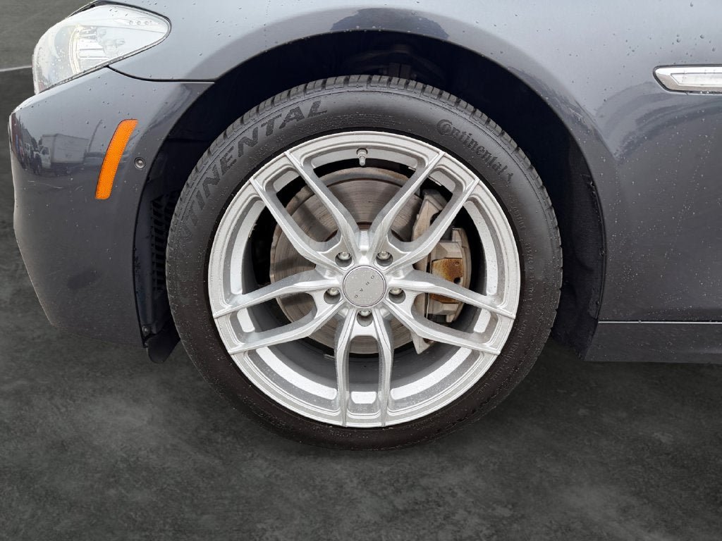 Used 2012 BMW 550i Sedan RWD image 4