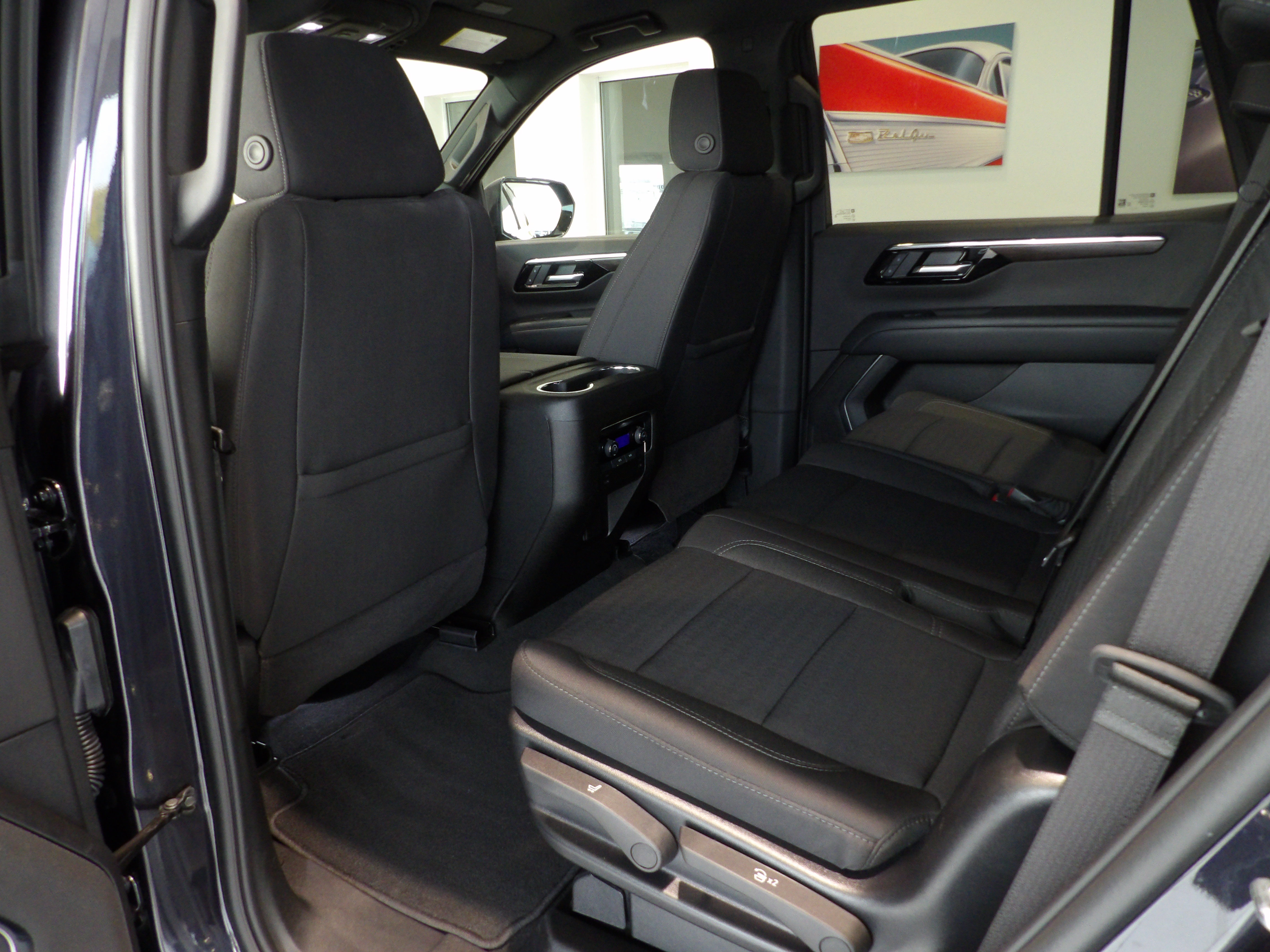 Used 2025 Chevrolet Tahoe LS AWD/4WD image 19