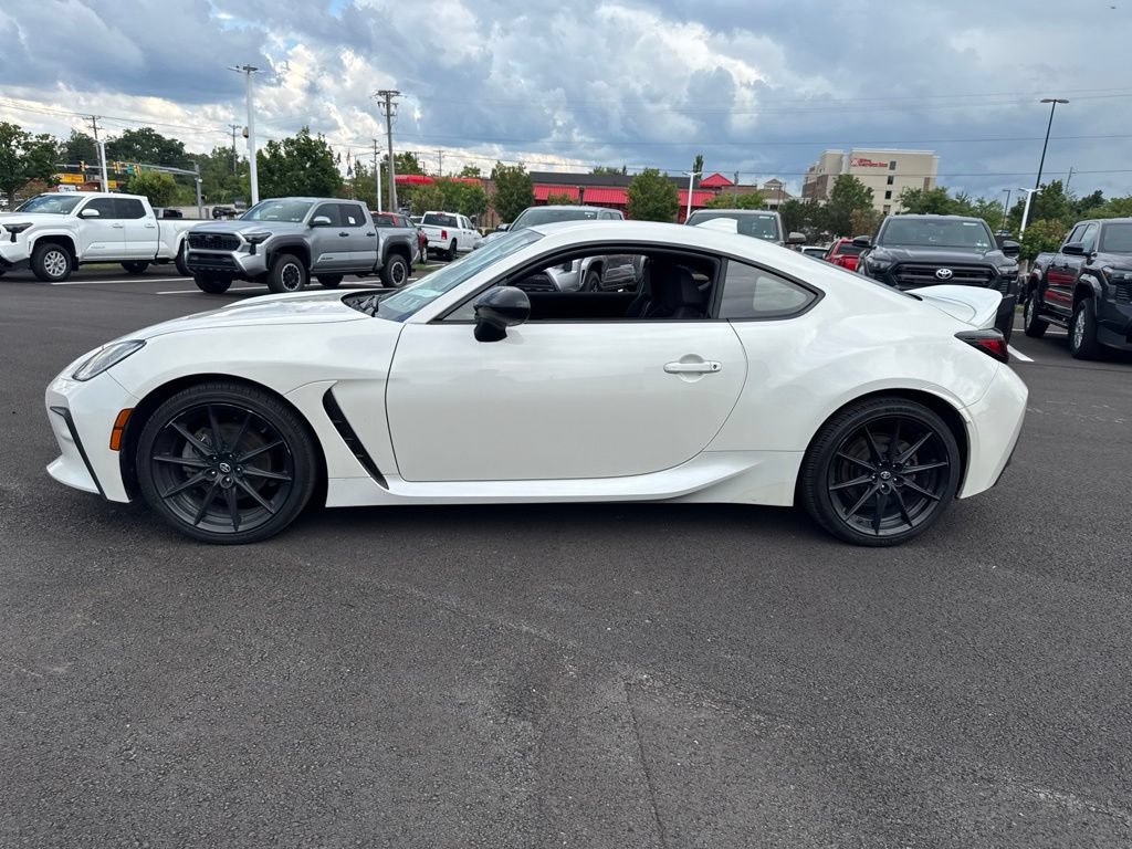 Used 2023 Toyota GR86 Premium w/ ALL Weather Mat Package (TMS) RWD image 4