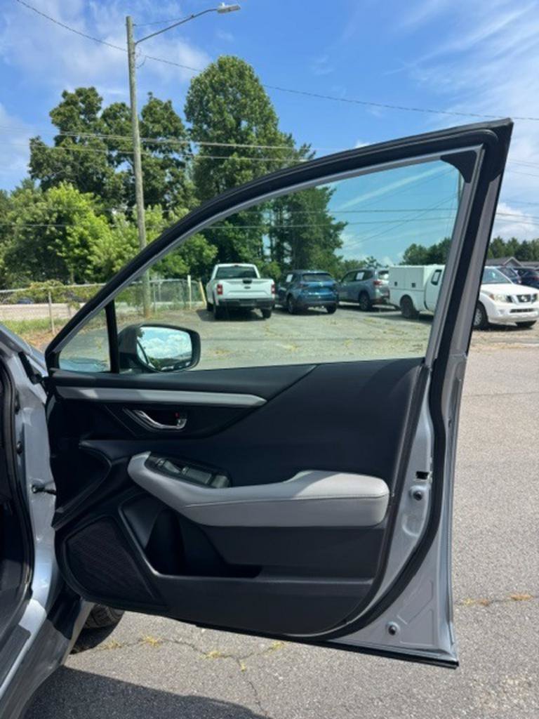 Used 2023 Subaru Outback Premium AWD/4WD image 10