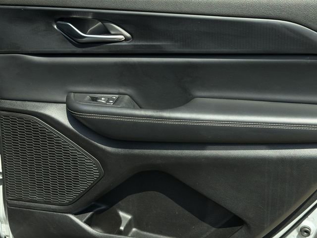 Used 2024 Jeep Grand Cherokee L Laredo image 37