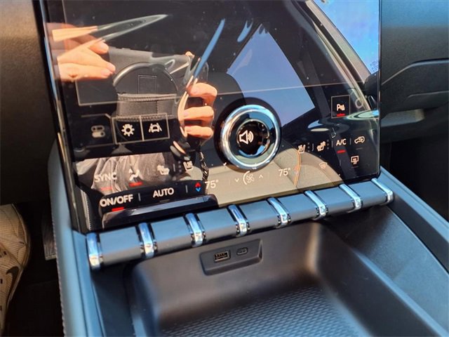 New 2026 GMC Terrain AT4 w/ Convenience Package III image 18