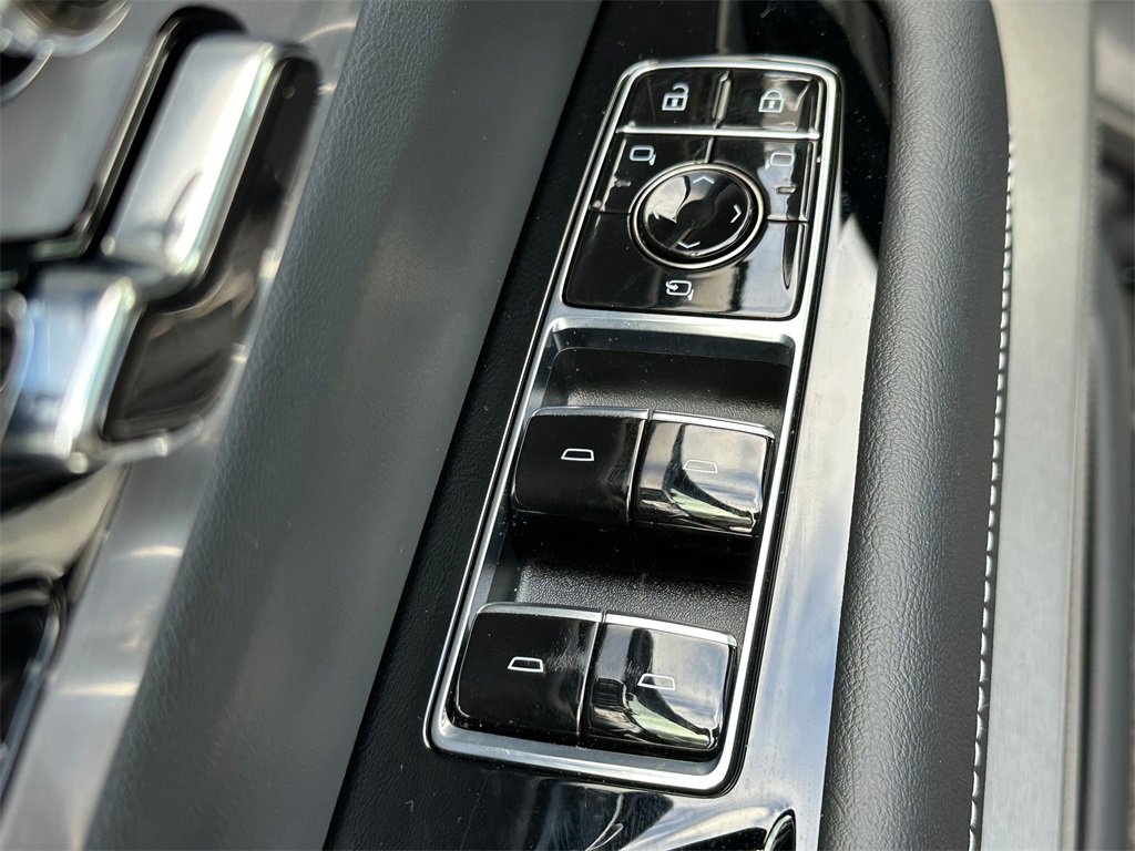 New 2026 Cadillac Vistiq Sport image 22