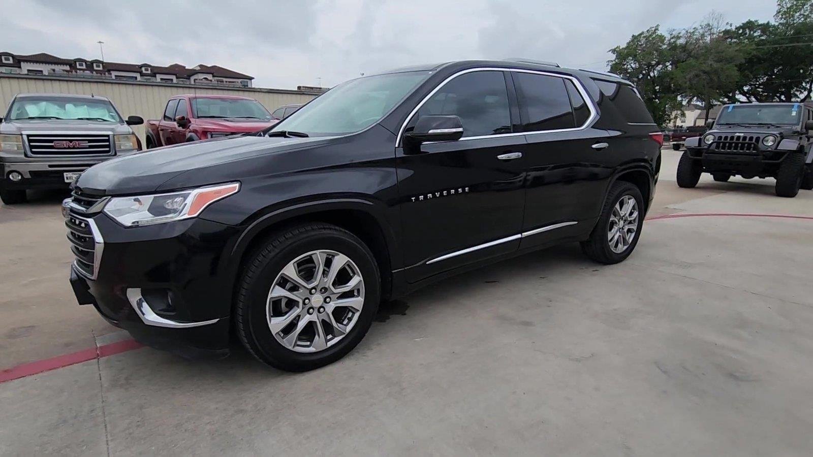Certified 2018 Chevrolet Traverse Premier w/ Driver Confidence II Package FWD image 4