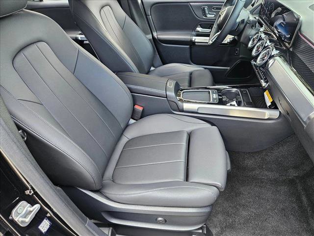 Used 2025 Mercedes-Benz GLB 250 image 20