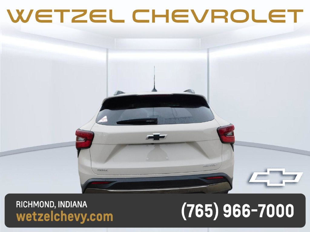 New 2026 Chevrolet Trax ACTIV w/ Sunroof Package FWD image 4