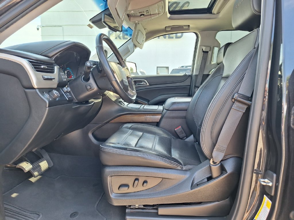 Used 2020 GMC Yukon XL Denali w/ Denali Premium Package RWD image 14