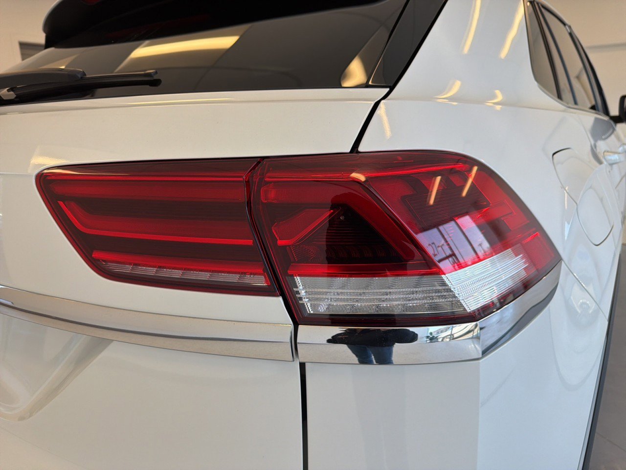 Used 2023 Volkswagen Atlas Cross Sport SE image 53