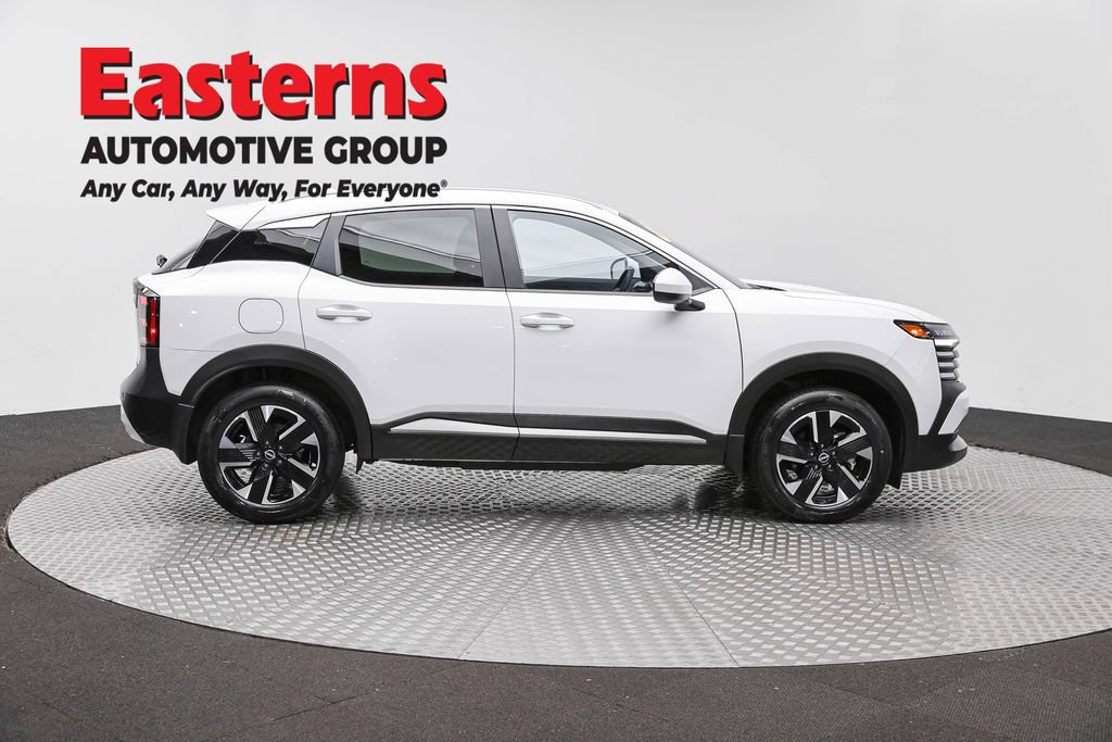 Used 2025 Nissan Kicks SV w/ SV Premium Package AWD/4WD image 4