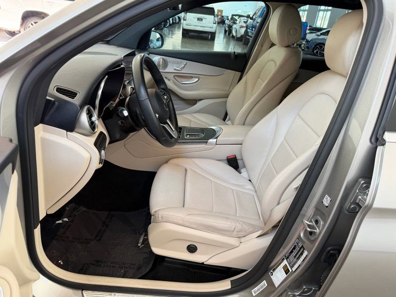 Used 2021 Mercedes-Benz GLC 300 w/ Premium Package image 15