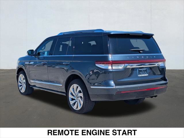 Used 2024 Lincoln Navigator Reserve image 3