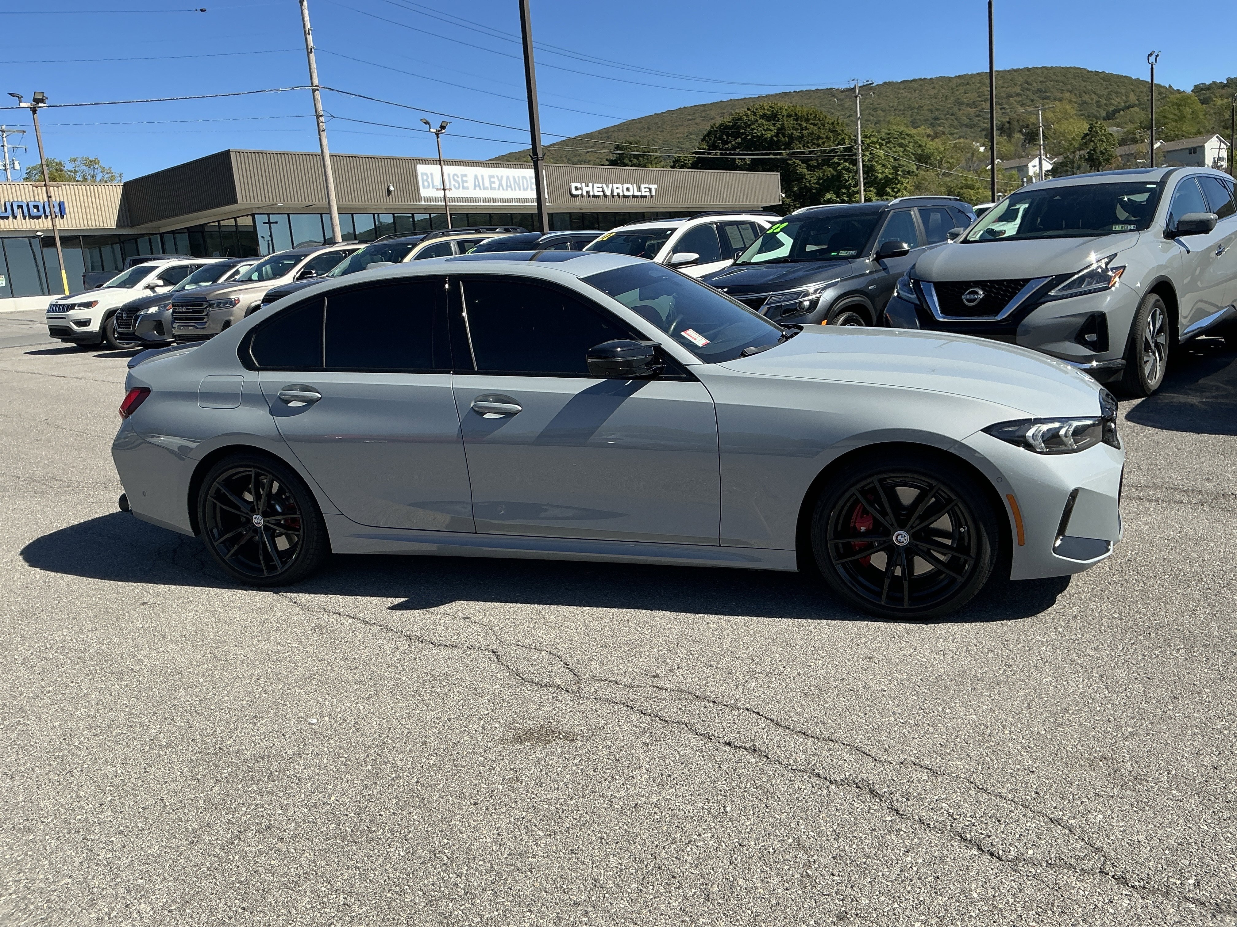 Used 2023 BMW M340i xDrive image 2