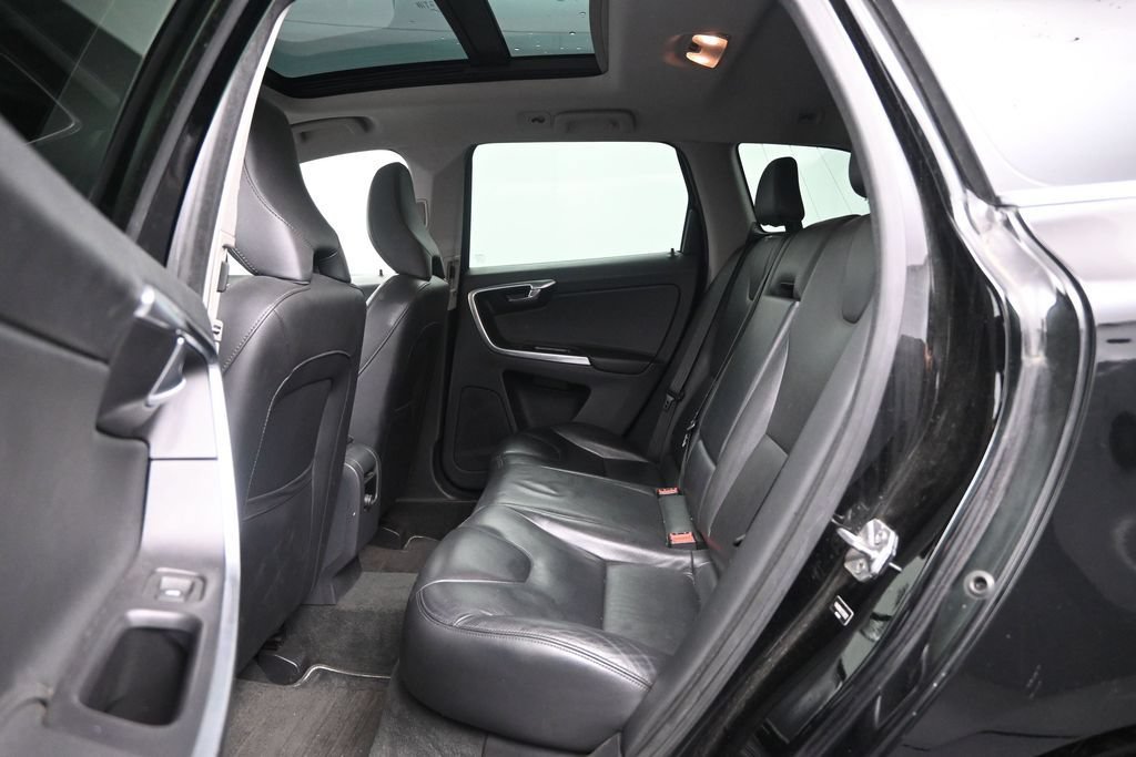 Used 2015 Volvo XC60 T5 AWD/4WD image 18