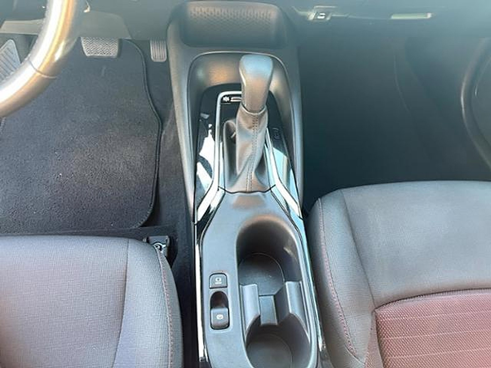 Used 2023 Toyota Corolla SE FWD image 9