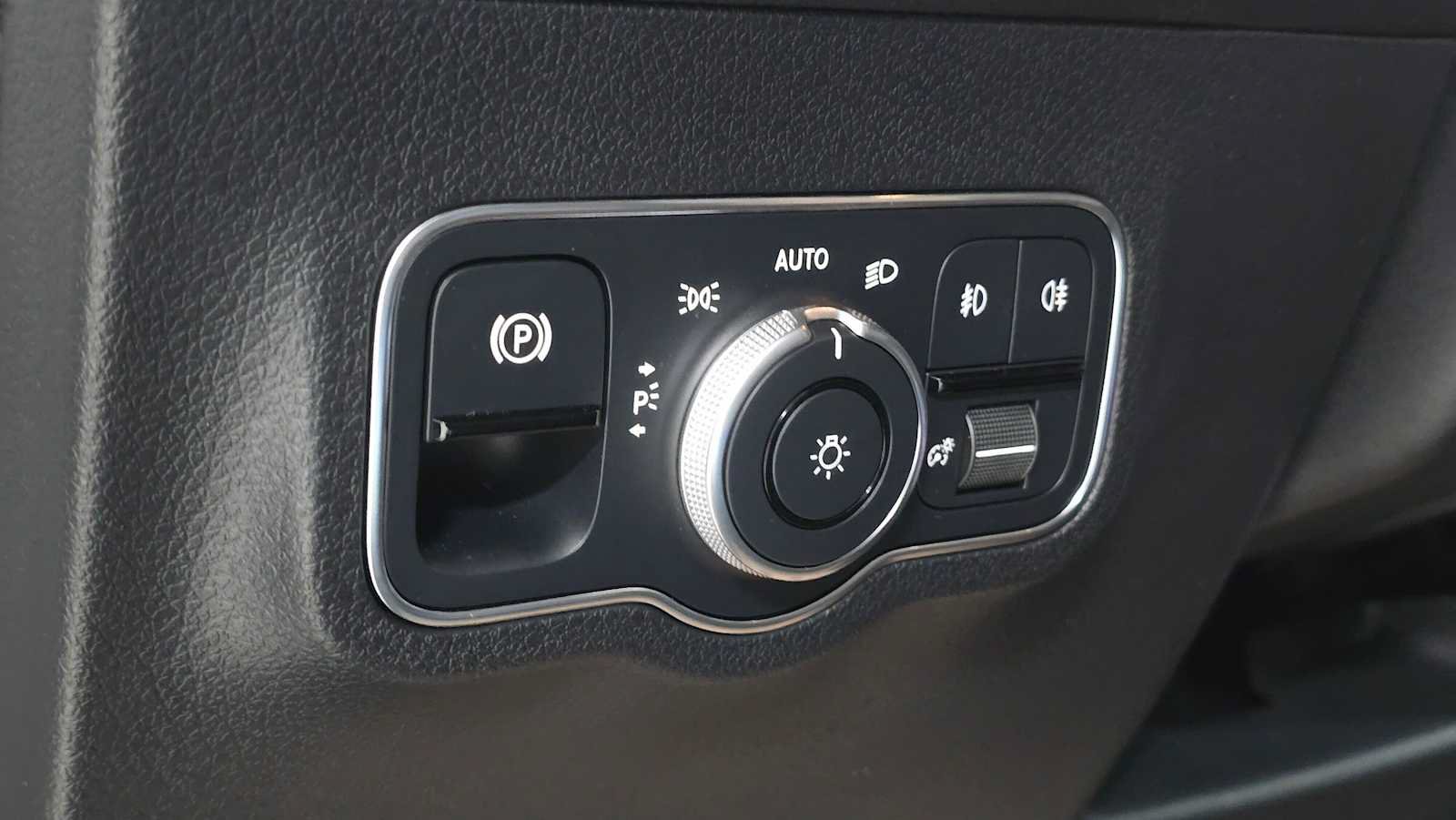 Certified 2026 Mercedes-Benz GLB 250 4MATIC image 26