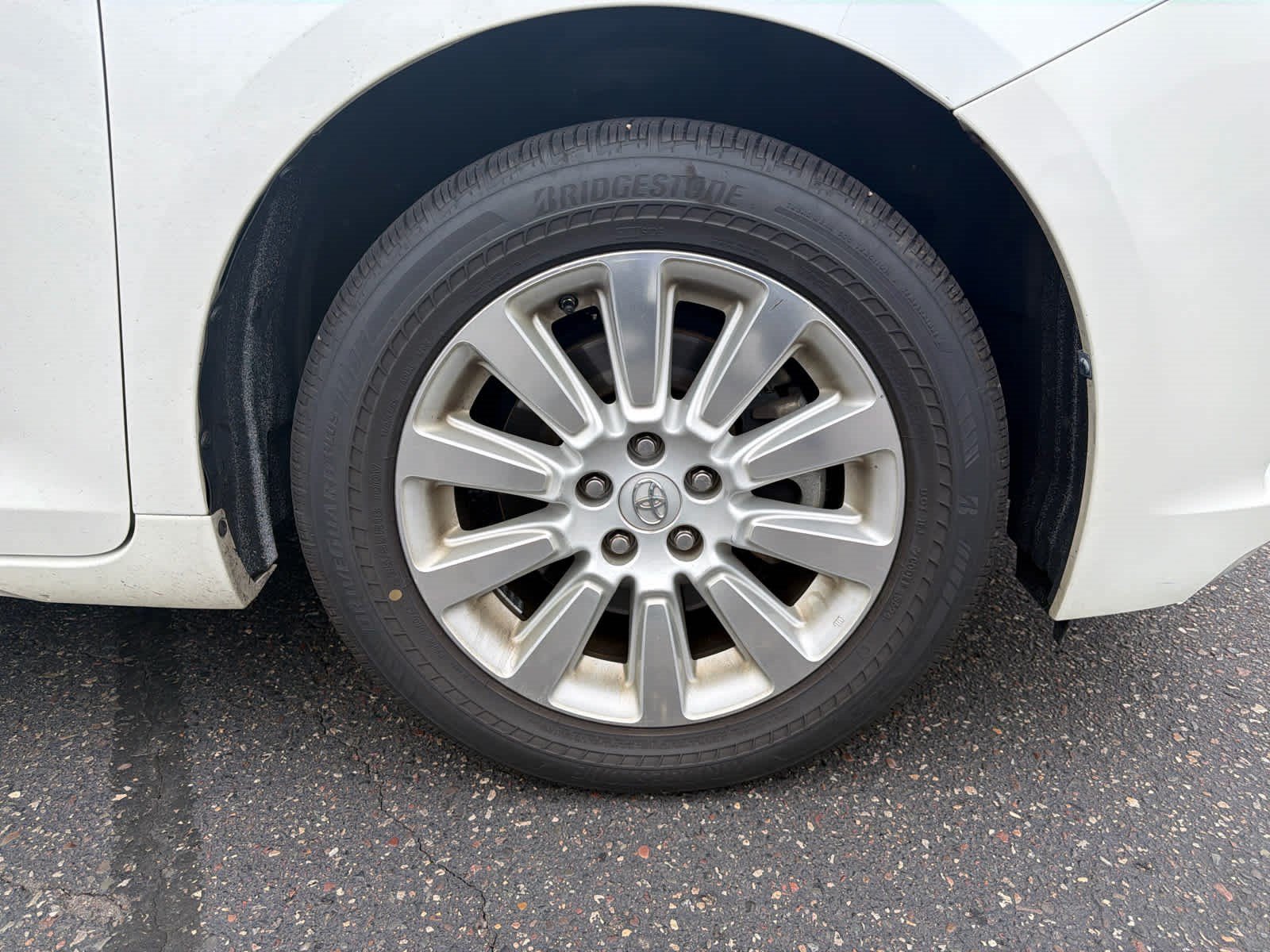 Used 2015 Toyota Sienna XLE Premium AWD/4WD image 5