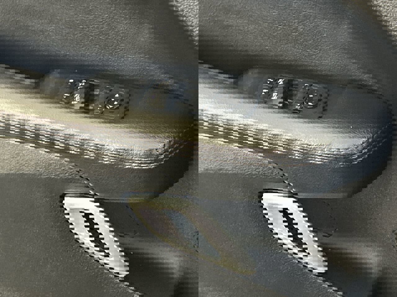 Used 2019 Dodge Challenger SXT image 17