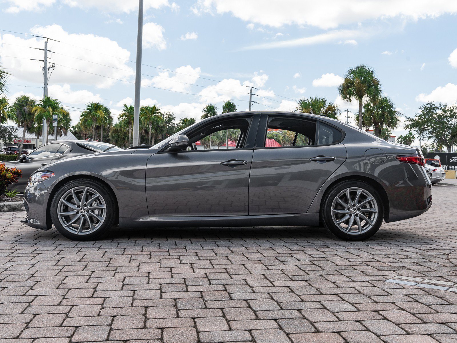 Used 2023 Alfa Romeo Giulia Sprint image 23