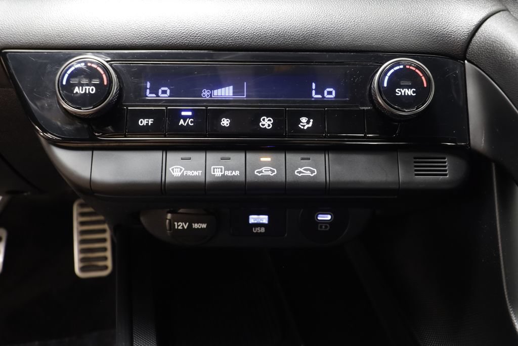 Used 2025 Hyundai Elantra Sport FWD image 11