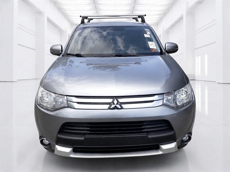 Used 2015 Mitsubishi Outlander SE AWD/4WD image 6
