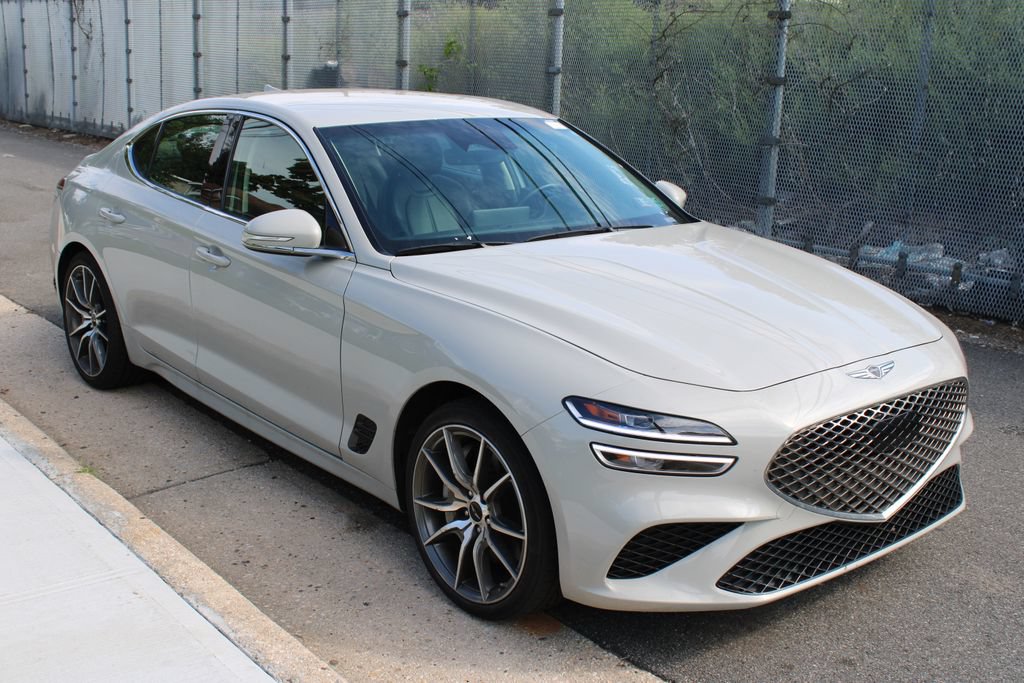 Used 2025 Genesis G70 2.5T image 4