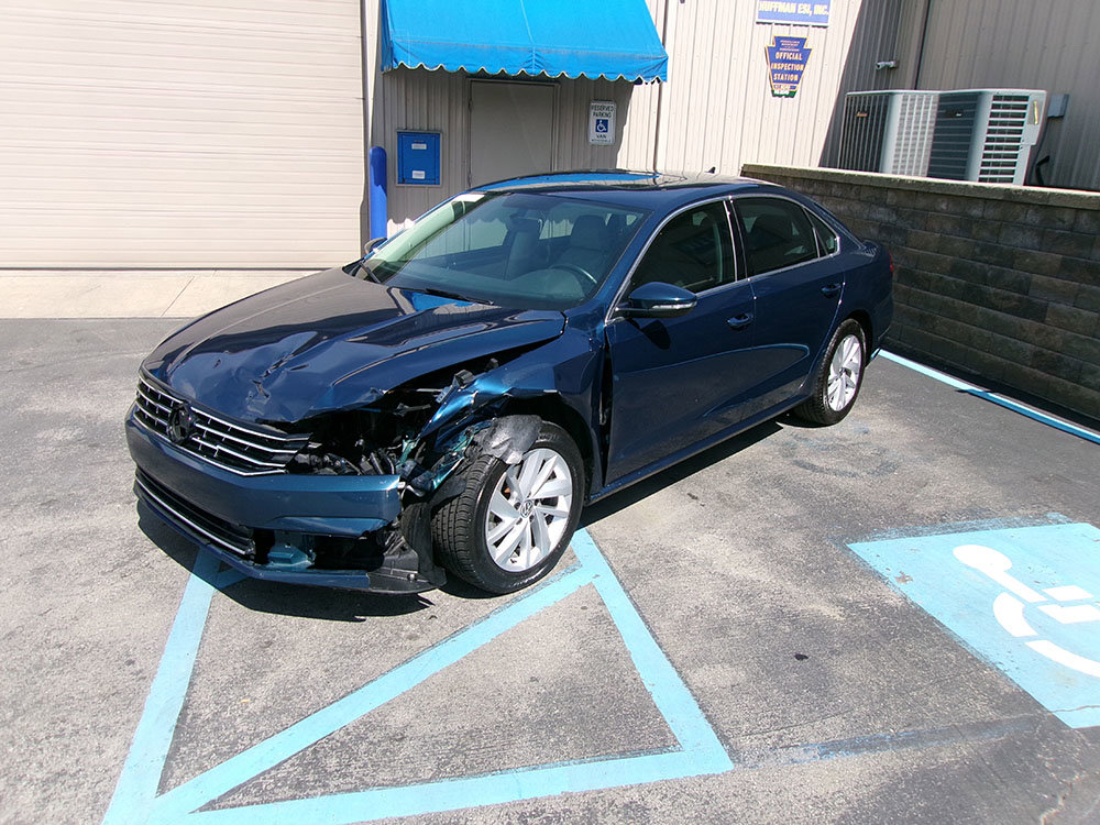 Used 2018 Volkswagen Passat 2.0T SE FWD image 1