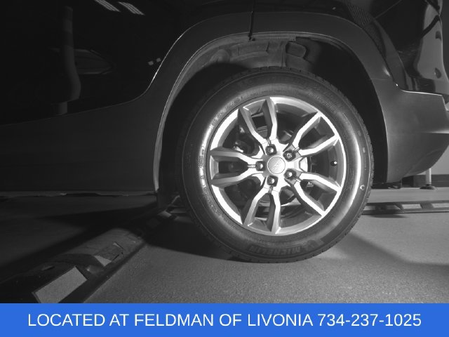 Certified 2024 GMC Terrain SLT w/ LPO, Floor Liner Package AWD/4WD image 31