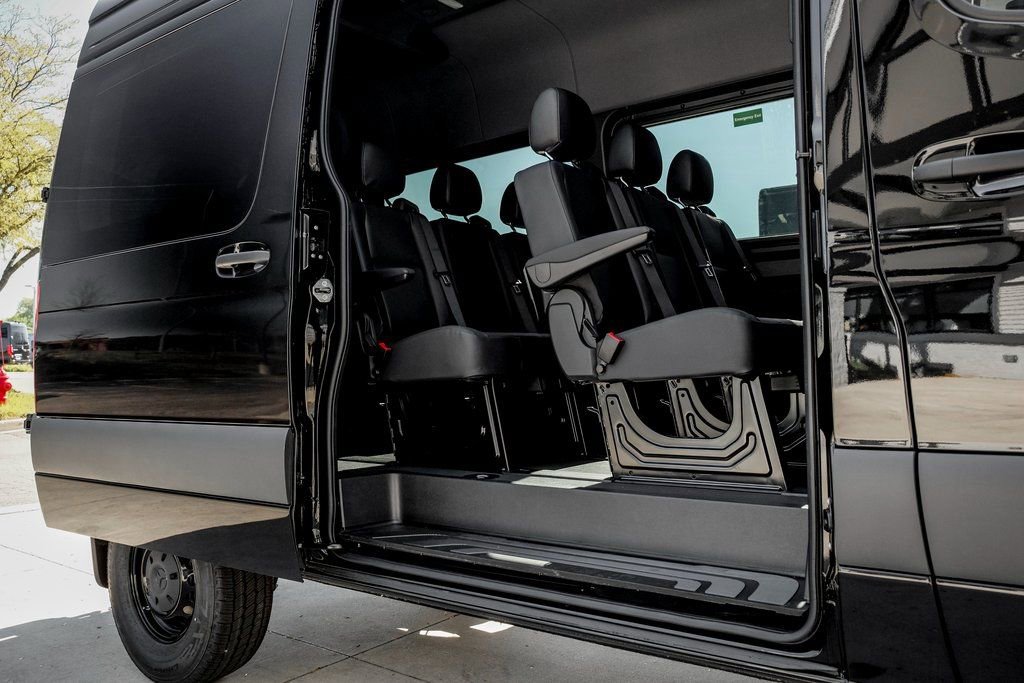 Used 2025 Mercedes-Benz Sprinter 2500 image 10