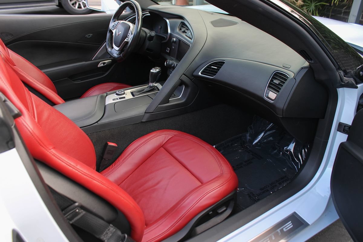 Used 2019 Chevrolet Corvette Stingray Coupe w/ 1LT RWD image 19