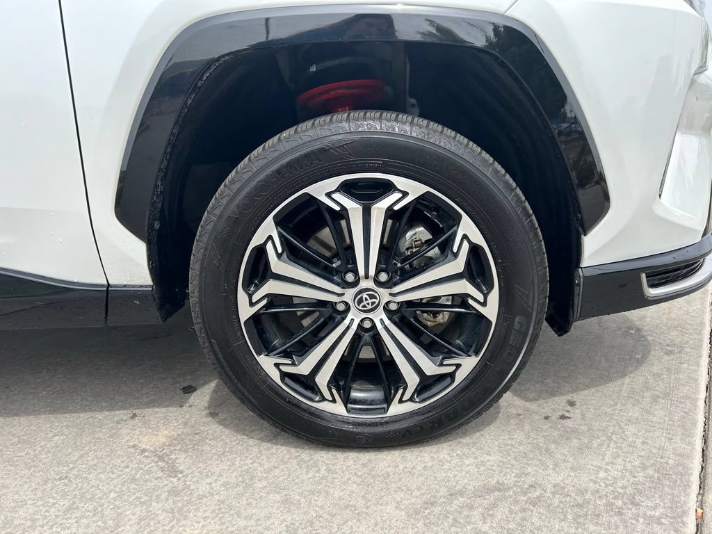 Used 2025 Toyota RAV4 XSE AWD/4WD image 33