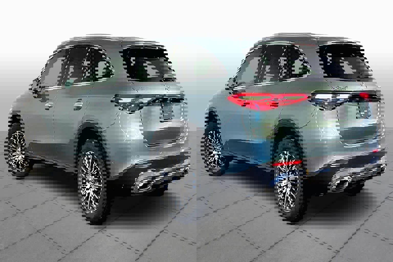 New 2026 Mercedes-Benz GLC 300 4MATIC image 3