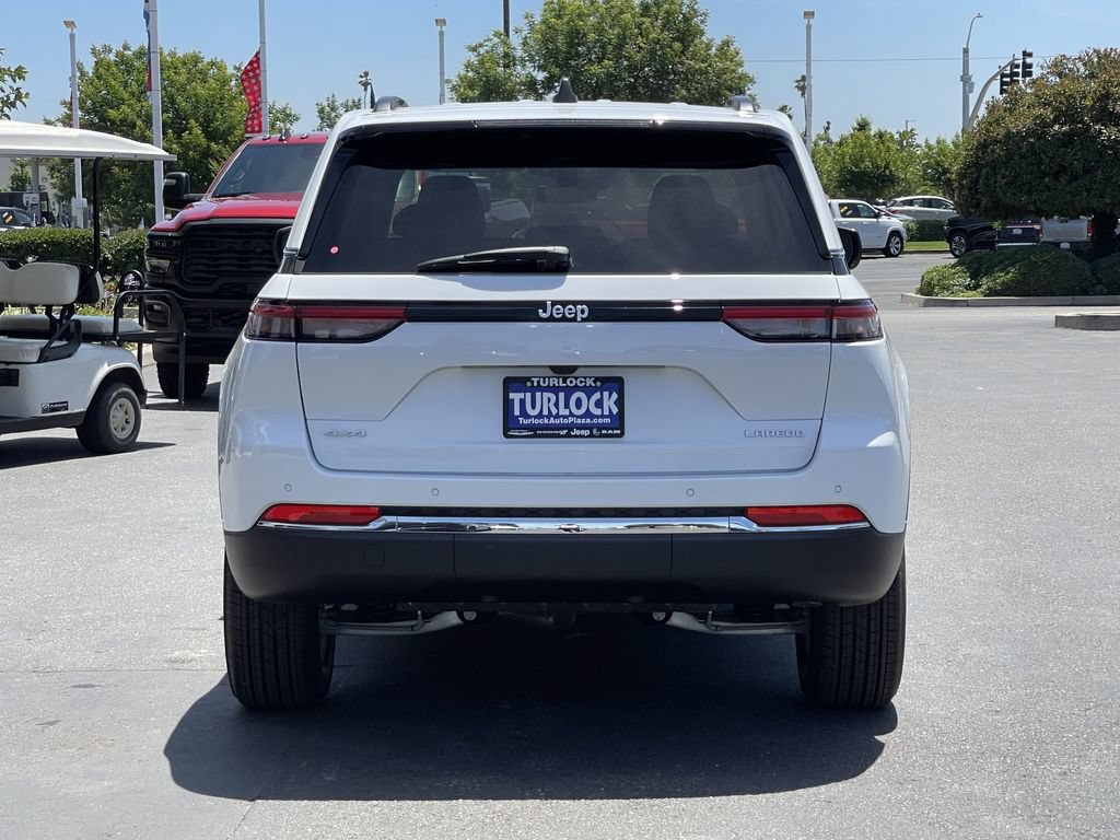 New 2026 Jeep Grand Cherokee Laredo AWD/4WD image 5